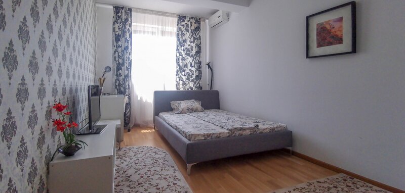 Sisesti, vanzare apartament 3 camere.